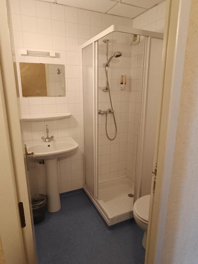 Chambre Chez Marie Et Didier 1 Minute A Pied Du Sanctuaire De Lourdes Exterior foto