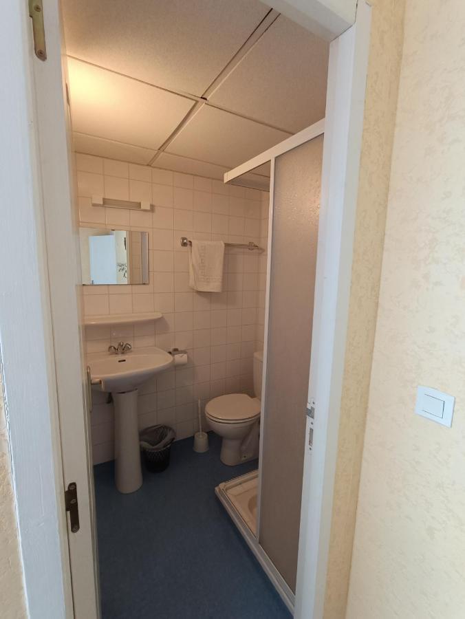Chambre Chez Marie Et Didier 1 Minute A Pied Du Sanctuaire De Lourdes Exterior foto