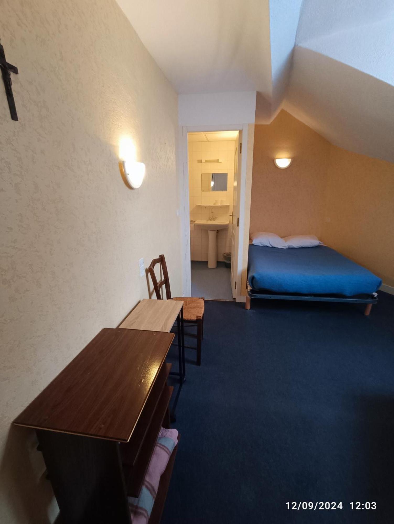 Chambre Chez Marie Et Didier 1 Minute A Pied Du Sanctuaire De Lourdes Exterior foto