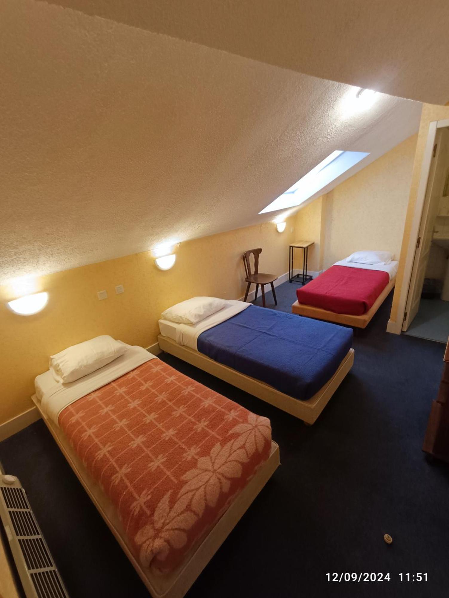Chambre Chez Marie Et Didier 1 Minute A Pied Du Sanctuaire De Lourdes Exterior foto