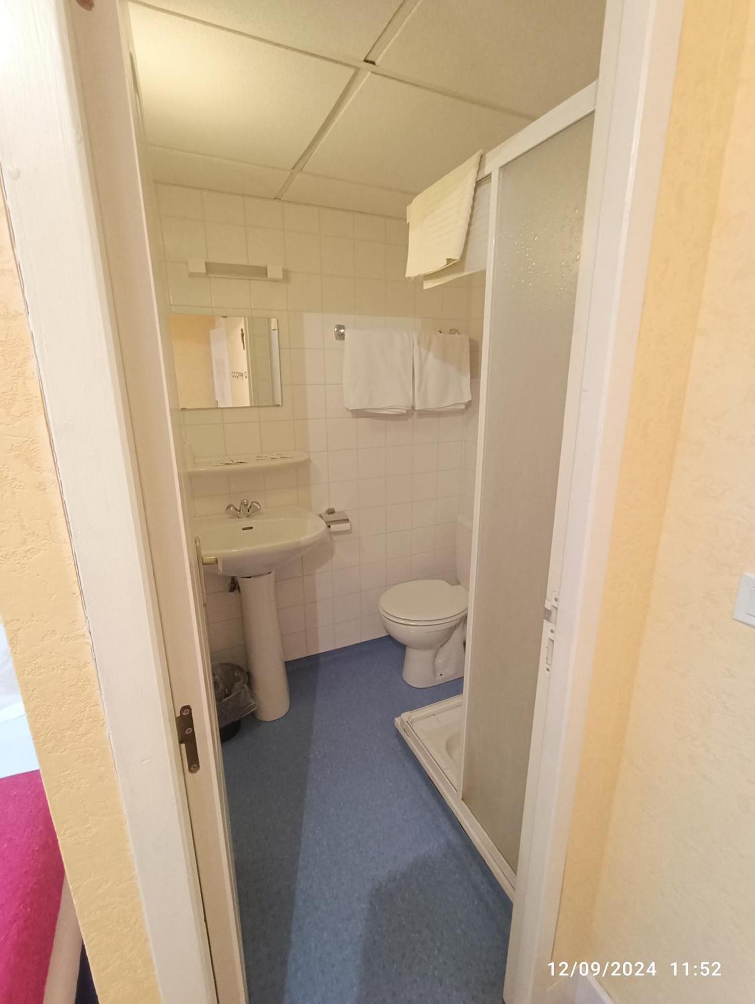 Chambre Chez Marie Et Didier 1 Minute A Pied Du Sanctuaire De Lourdes Exterior foto